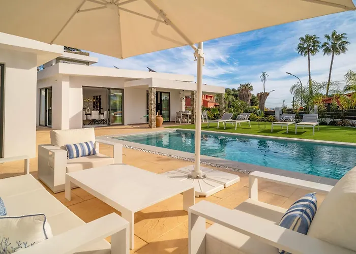 Awesome Home In Benalmadena With Heated Swimming Pool